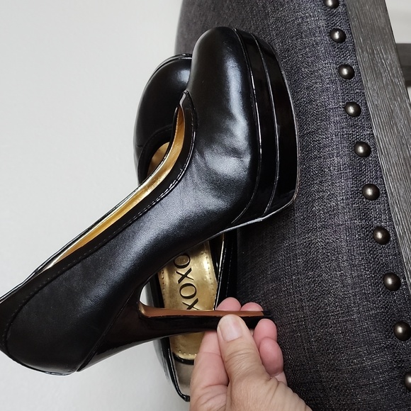 Xoxo Pumps - Picture 3 of 10
